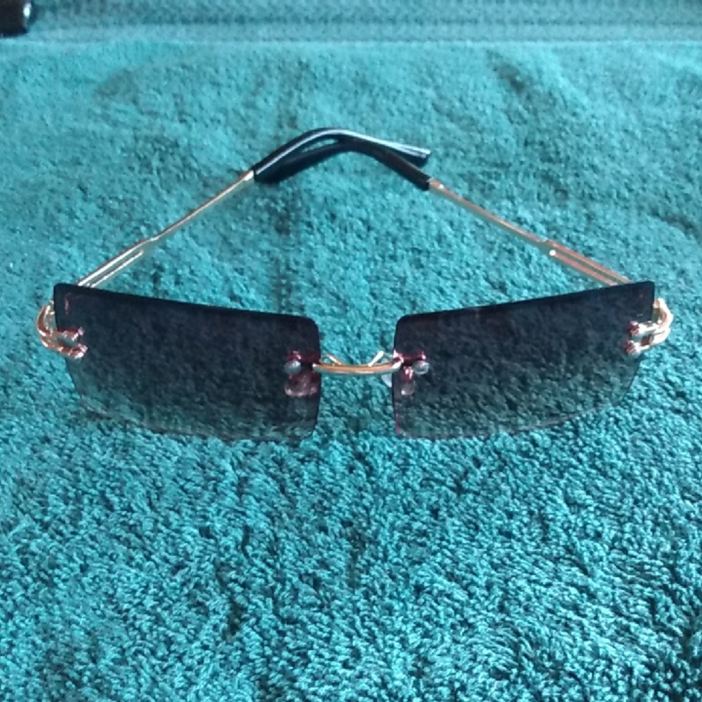 6/$20 Stylish Black Sunglasses